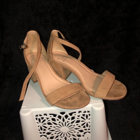 a new day Shoes - Tan short heels